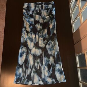 Abercrombie & Fitch Blue and White Floral Pencil Skirt